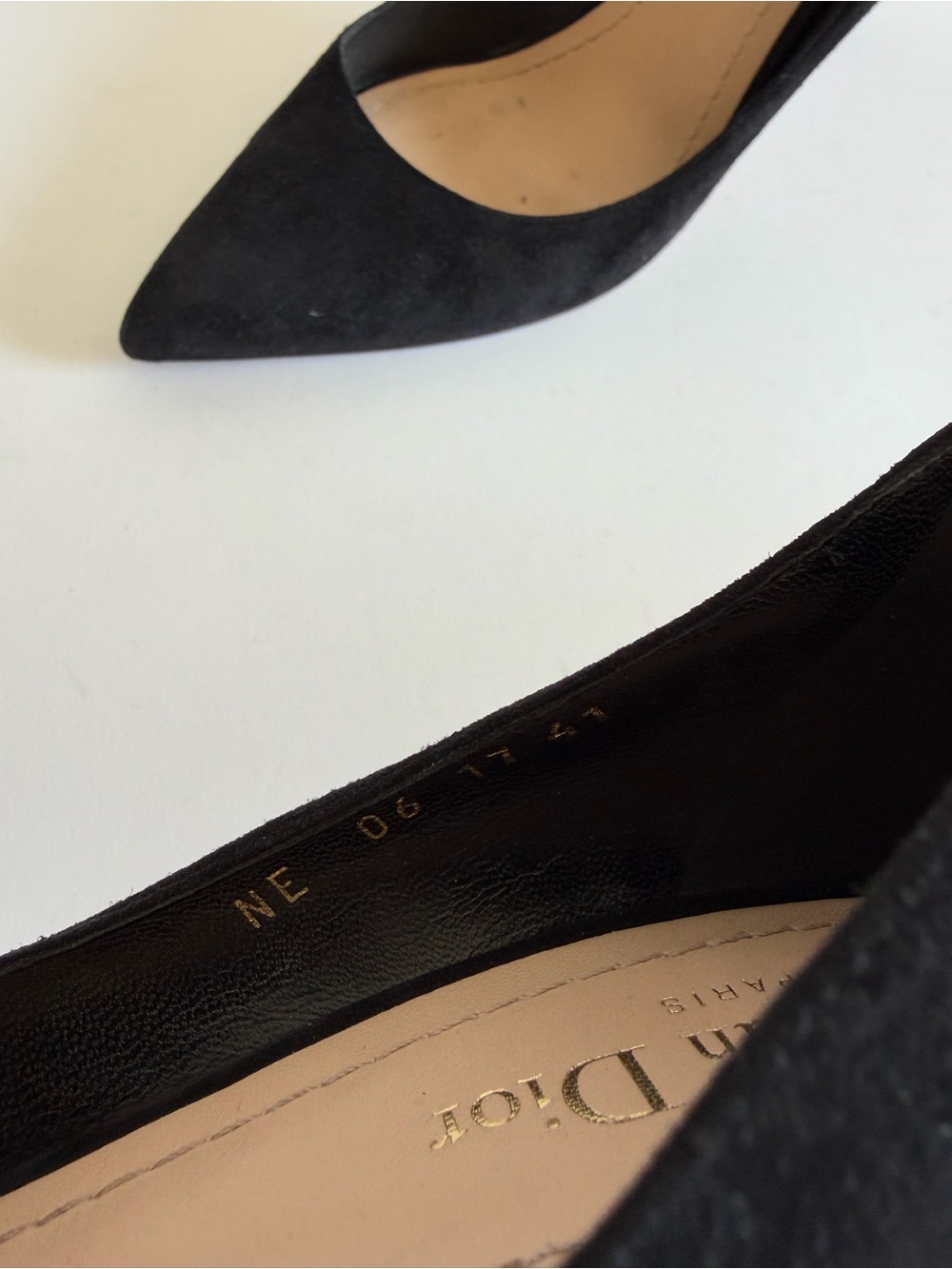 Dior Dioramour Black Suede Pointed-Toe Pumps - Picture 4 of 7